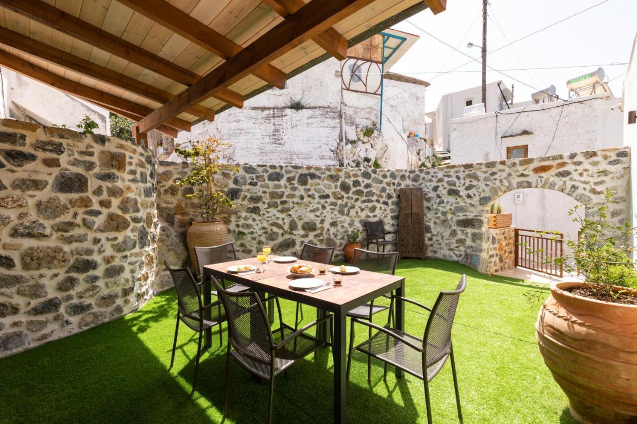 Mirthia Apartments Plakias Bagian luar foto